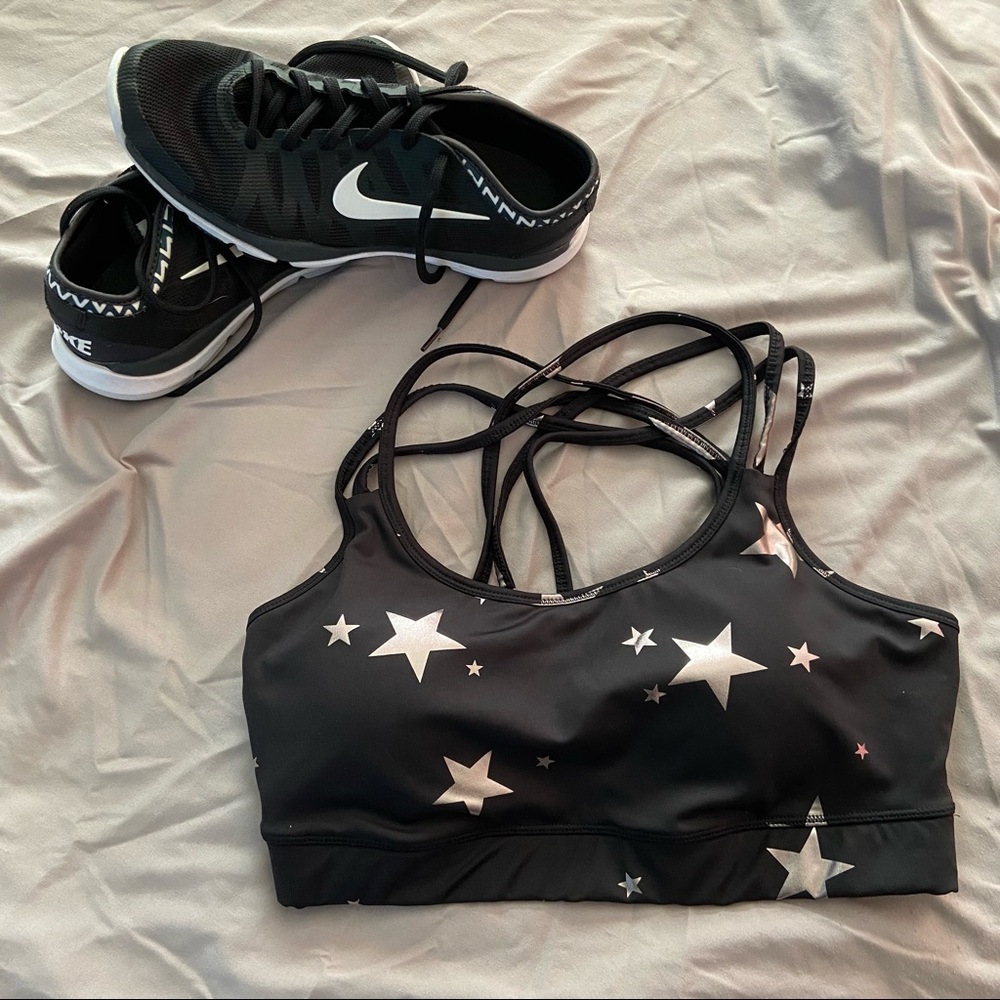 Women’s Black Star Print Strappy Sports Bra